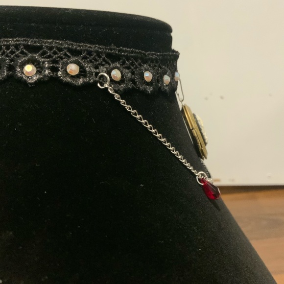 Skull Locket & Swarovski Charm Choker - Picture 3 of 4